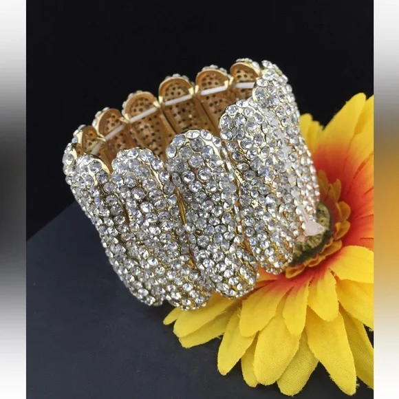 Classic Pageant Pave Austrian Clear Crystal Stretch Bracelet Gold Tone 2” Long - Picture 7 of 11